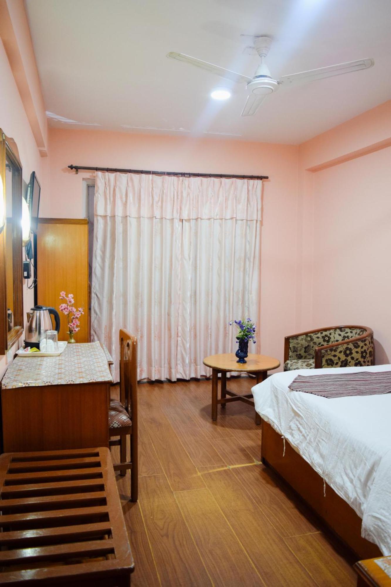 Kathmandu Prince Hotel エクステリア 写真
