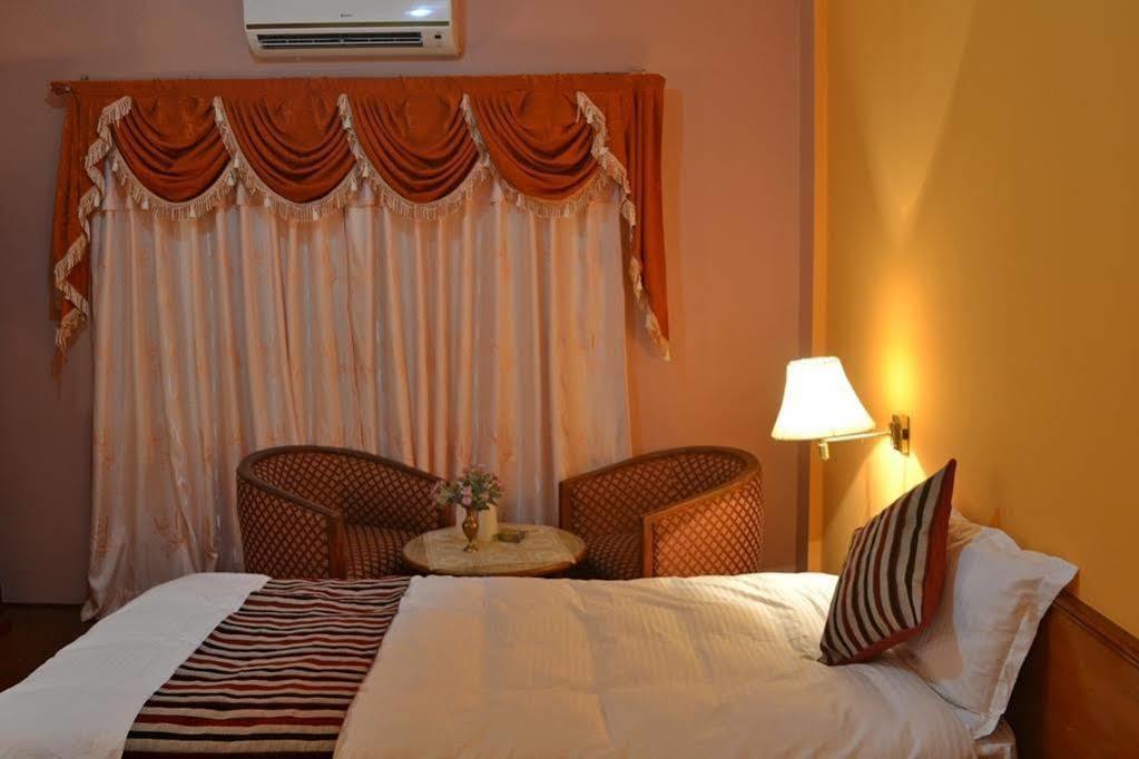 Kathmandu Prince Hotel エクステリア 写真