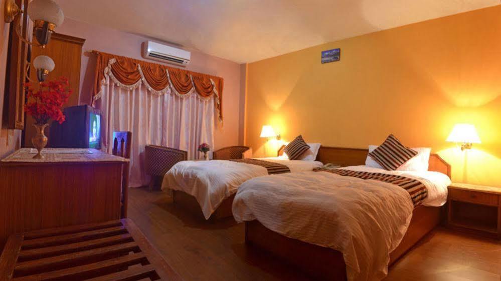Kathmandu Prince Hotel エクステリア 写真
